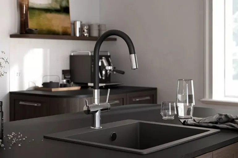 Bateria kuchenna FILTRATA z elastyczną wylewką i funkcją wody filtrowanej