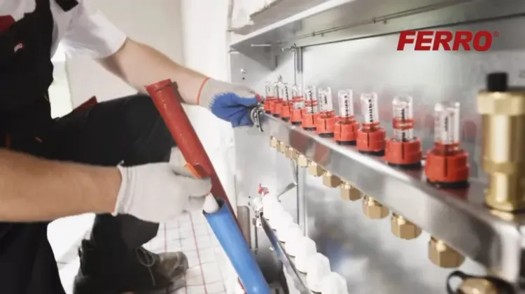 Podłączanie pętli grzewczych do rozdzielacza FERRO w instalacji ogrzewania podłogowego